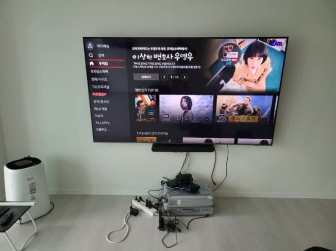벽걸이 TV 설치 완료